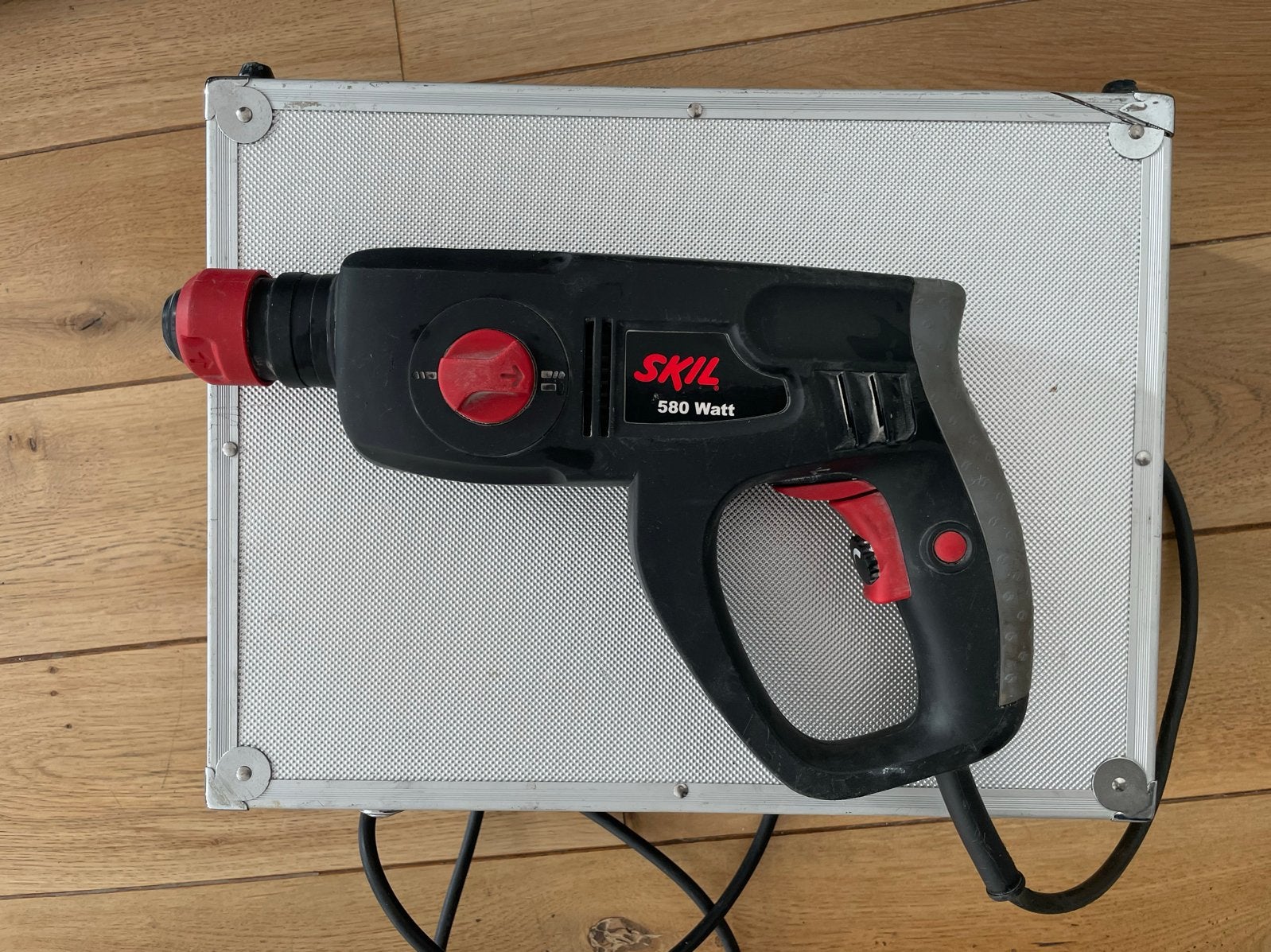 SKIL 1740 Boorhamer 580W met koffer, Doe-het-zelf en Verbouw, Gereedschap | Boormachines, Gebruikt, Boor- en/of Breekhamer, Ophalen of Verzenden