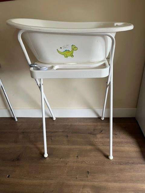 Babybad + standaard en thermometer, Kinderen en Baby's, Badjes en Verzorging, Ophalen, Zo goed als nieuw, Badje, Bébé-jou