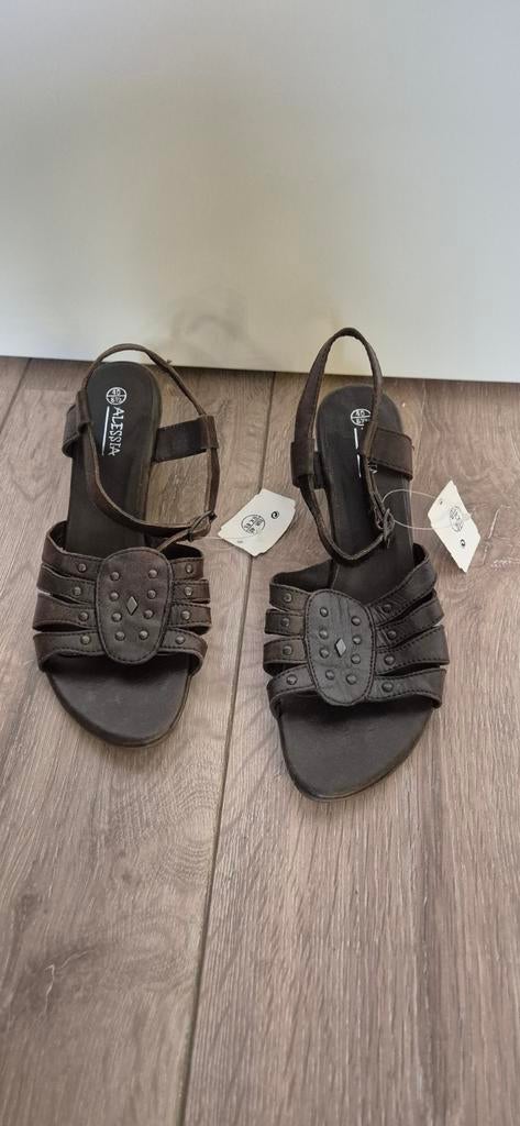 Nieuwe bruine sandalen met hak maat 40, Bruin, Nieuw, Alessia, Sandalen of Muiltjes