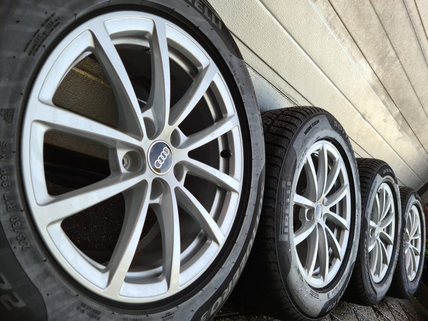 originele 17 inch Audi Q3 F3 Sportback TDI TFSI winterbanden, Gebruikt, -, -, Banden en Velgen