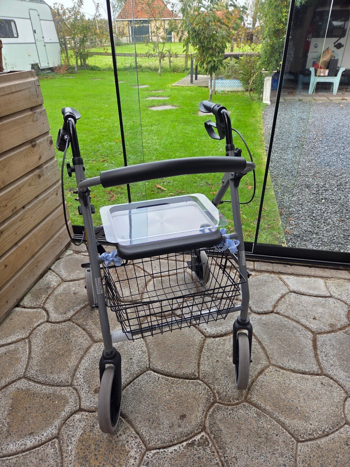 Rollator Gigo 2G - Lichtgewicht (6,6 kg) - Opvouwbaar, Ophalen, Lichtgewicht, Zo goed als nieuw