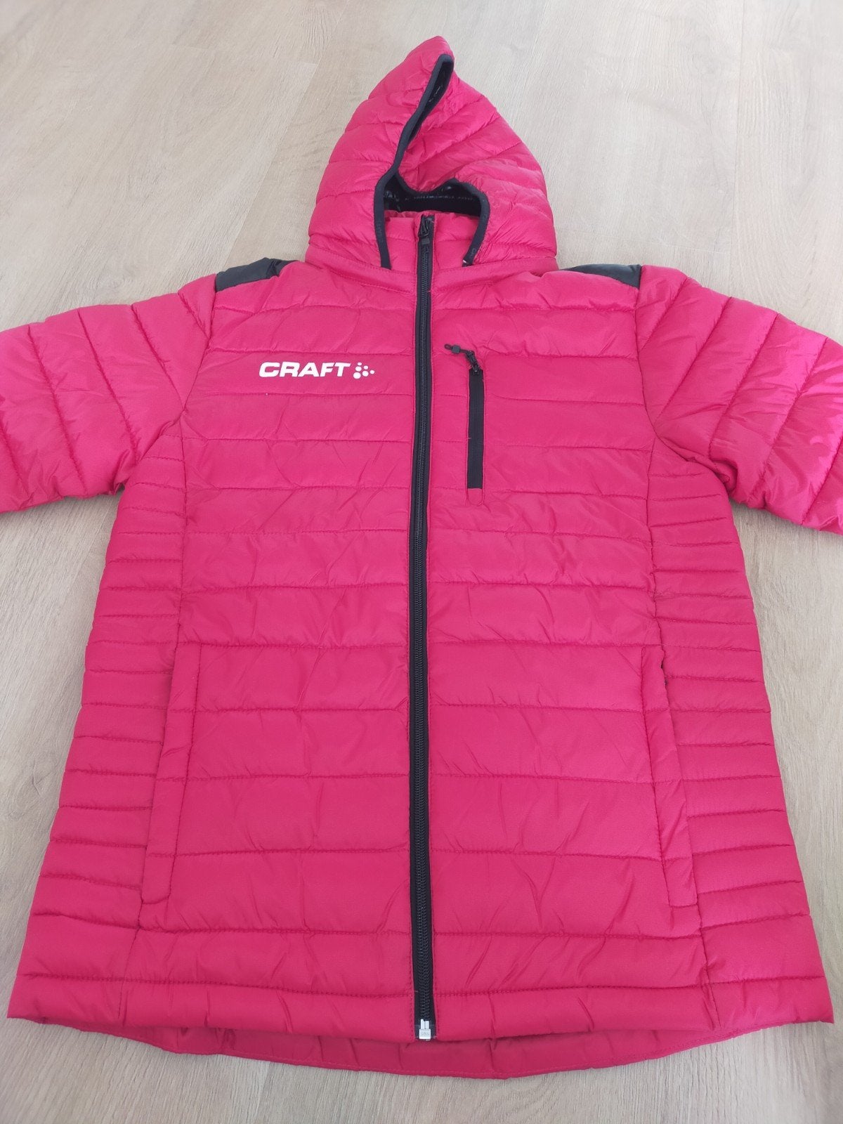 Craft Isolate jas met afneembare capuchon, zgan, maat S, Ophalen, Craft, Zo goed als nieuw, Rood