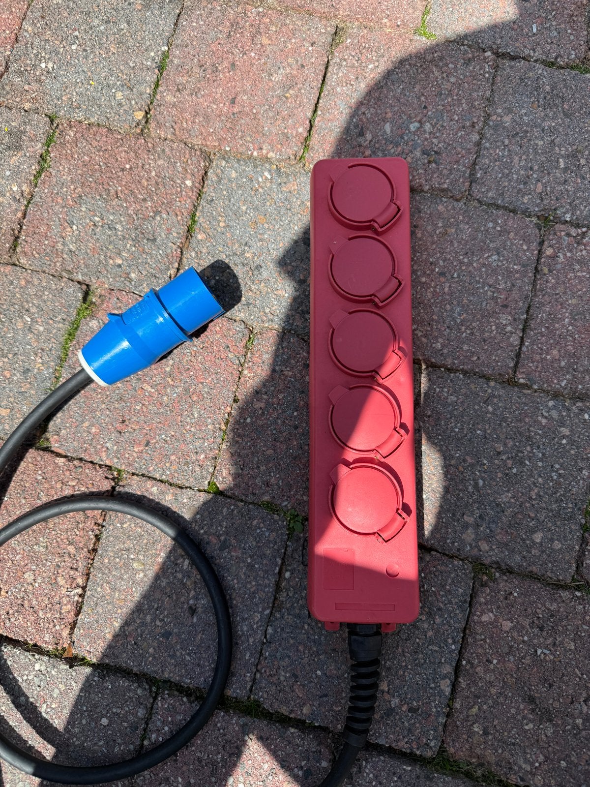 ISOTRONIC Stekkerdoos met 5 stopcontacten en CEE stekker, Ophalen, Gebruikt