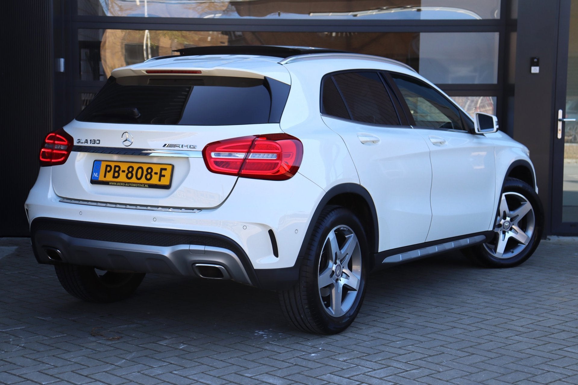 Mercedes-Benz GLA-klasse 180 Prestige AMG | Pano | Stoelverw, Automatische klimaatregeling, Gebruikt, Euro 6, 4 cilinders