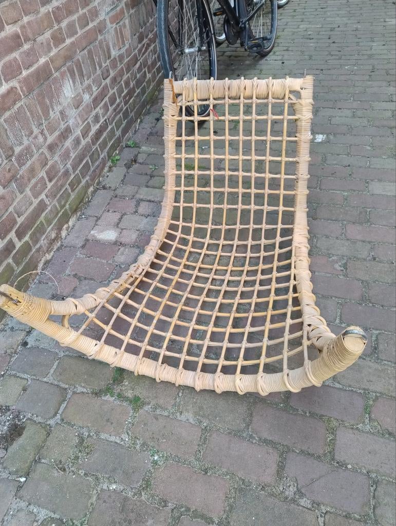 Retro rotan hangstoel, Huis en Inrichting, Stoelen, Gebruikt, Bruin, Riet of Rotan, Ophalen of Verzenden