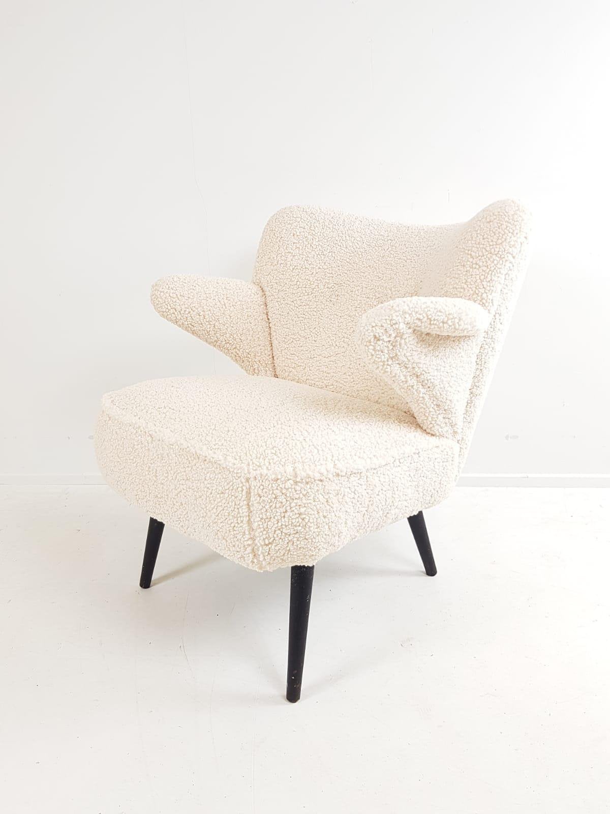 Vintage cocktailstoeltje teddy stof nieuw gestoffeerd, Modern vintage, ., Minder dan 75 cm, Ophalen of Verzenden