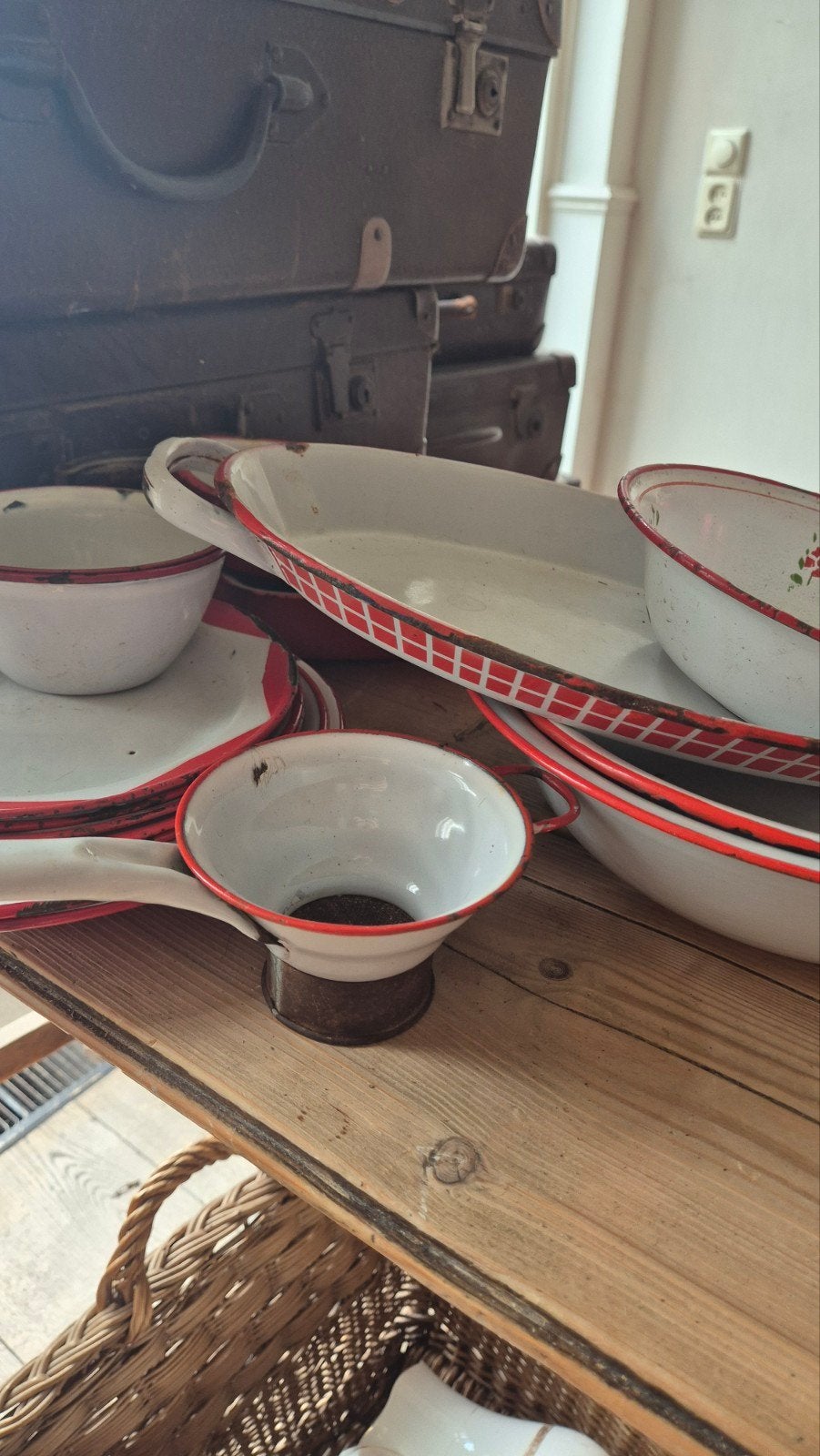 diversen rood/wit emaille €15, Ophalen