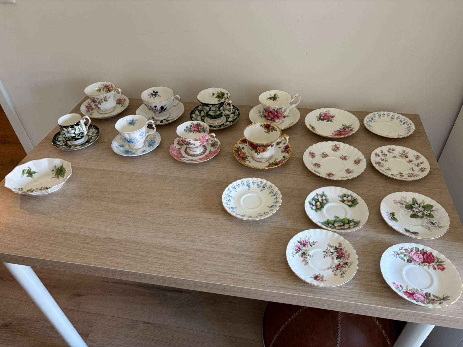 Royal Albert servies, Antiek en Kunst, Antiek | Servies compleet, Ophalen of Verzenden