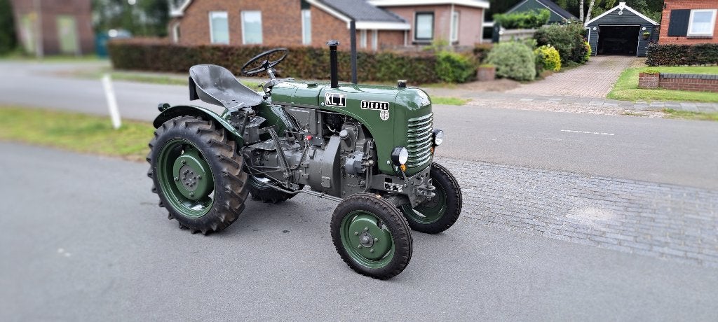 Steyr  T  80     en   Massey  Ferguson  155, Tot 2500, Oldtimer, Ophalen of Verzenden, Tot 80 Pk