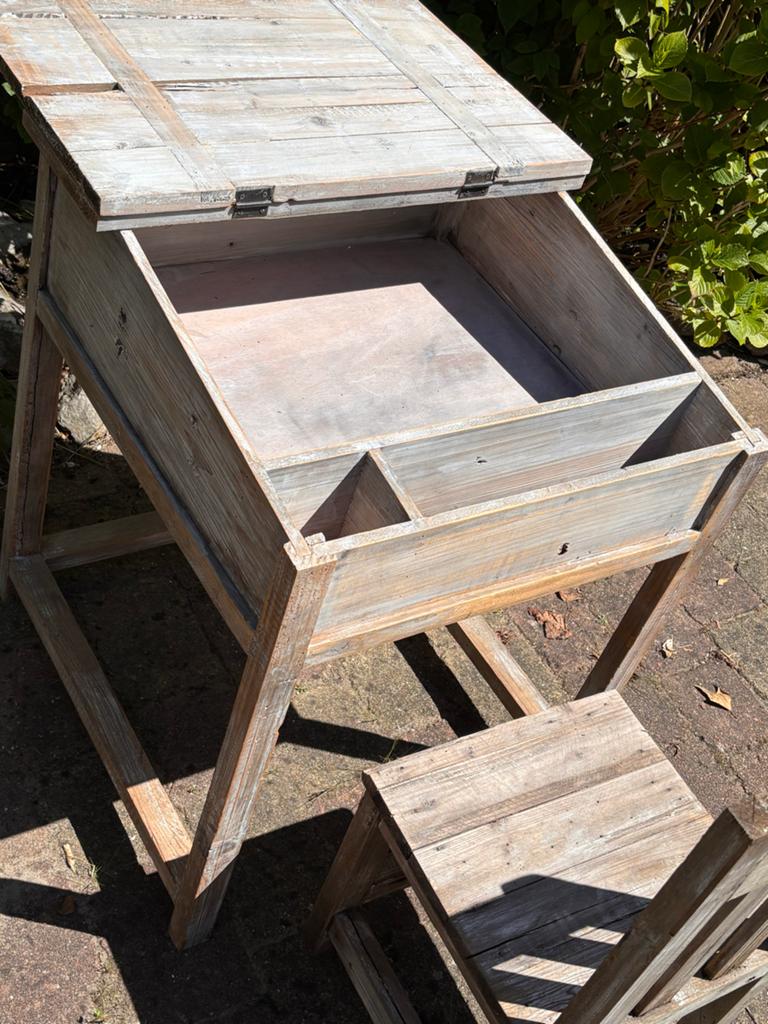 Vintage houten kinderbureau met stoel, Ophalen