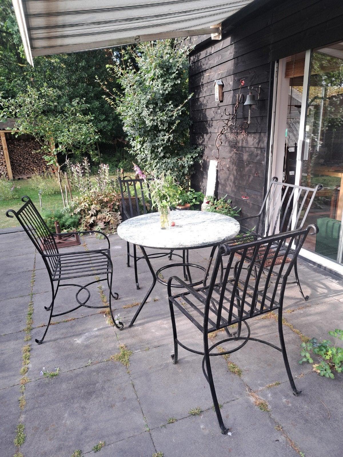 vier smeedijzeren tuinstoelen, Tuin en Terras, Tuinsets en Loungesets, Ophalen, Gebruikt, Overige materialen, 2 zitplaatsen