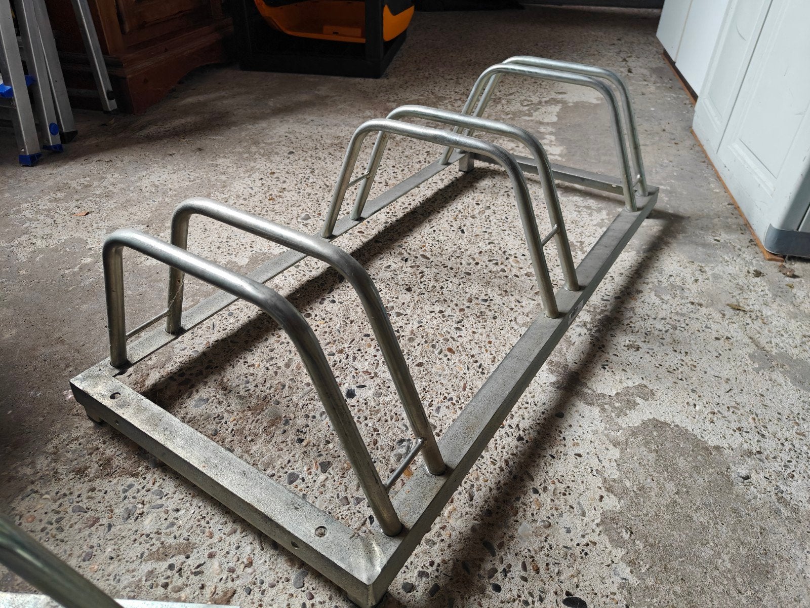 2 Fietsenrekken voor 3 fietsen - gebruikt, Ophalen, Gebruikt