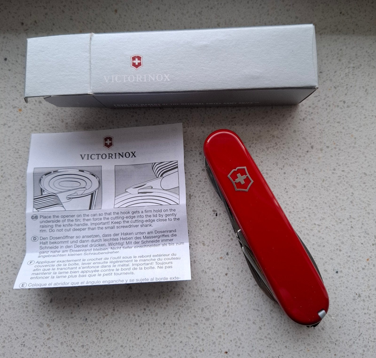 Victorinox Explorer mes zakmes zgan, Caravans en Kamperen, Ophalen of Verzenden, Zo goed als nieuw