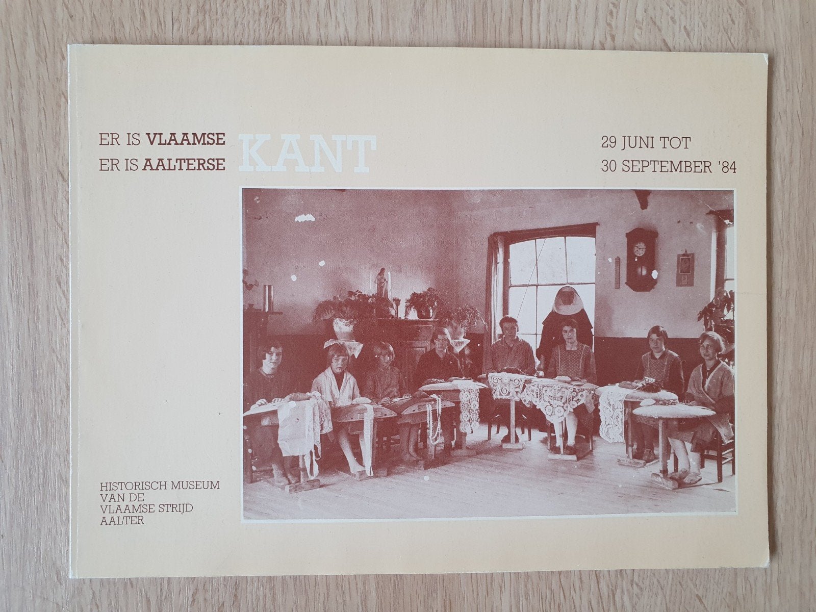 Er is Vlaamse kant, er is Aalterse kant, Ophalen of Verzenden, Zo goed als nieuw, Overige onderwerpen