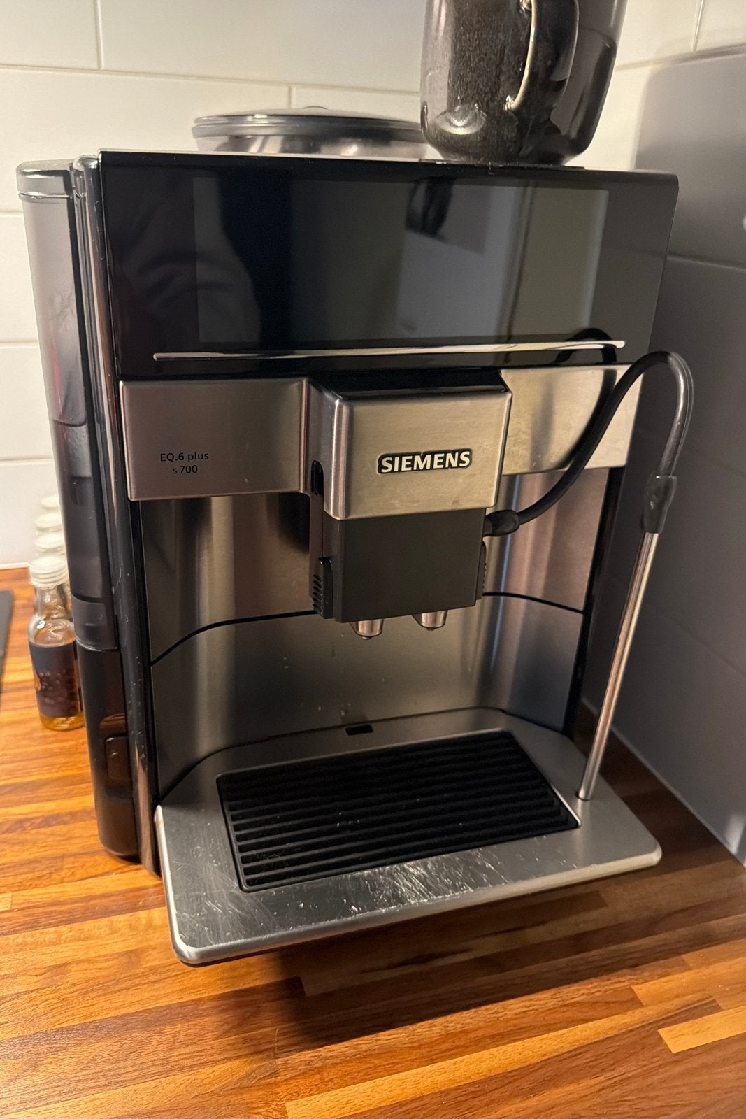 Siemens EQ.6 plus s700 volautomatische espressomachine, Ophalen, Afneembaar waterreservoir, Gebruikt, Espresso apparaat