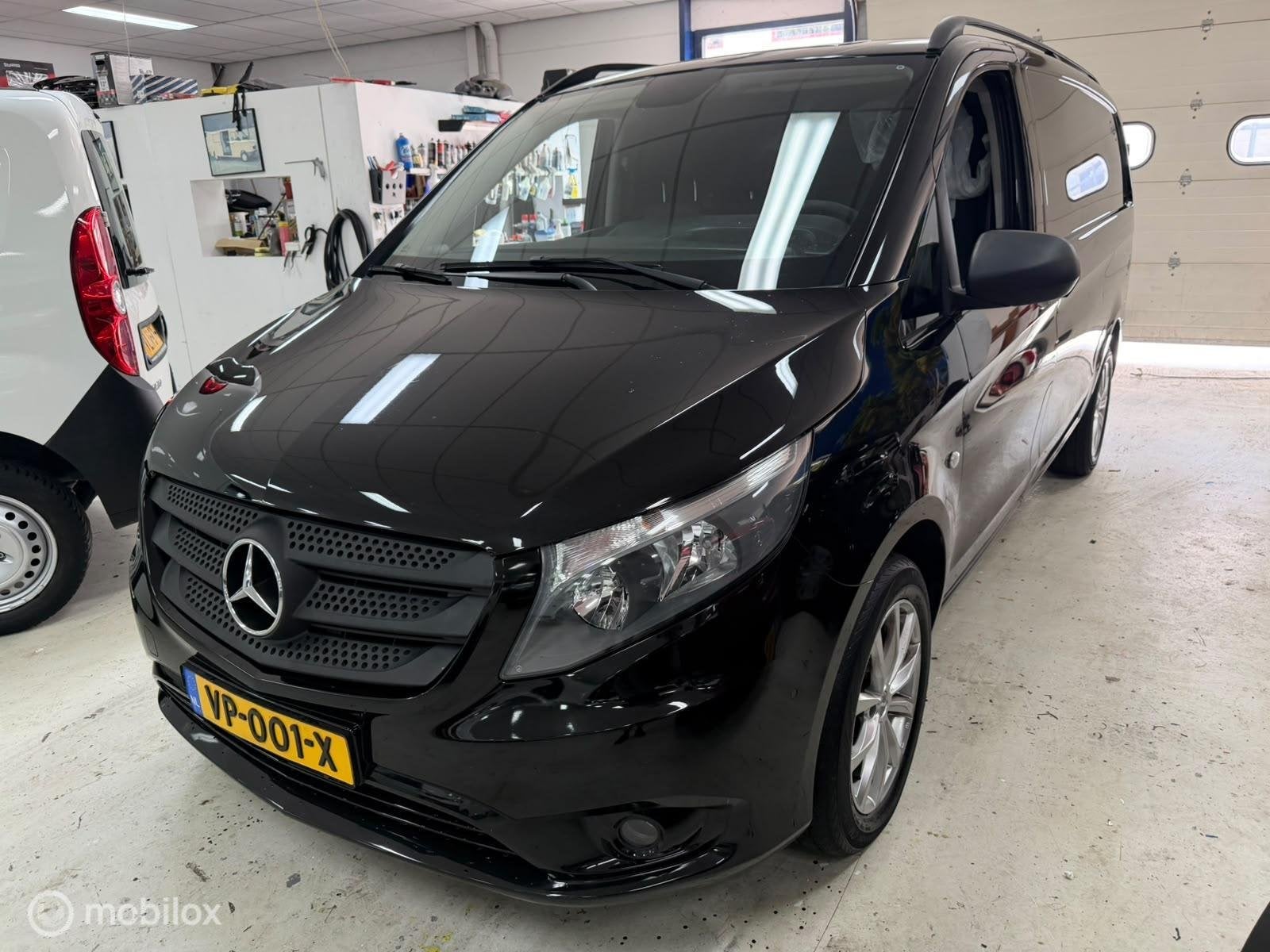 Mercedes Vito 109 CDI Functional Lang Airco Navi, Auto's, Euro 5, Gebruikt, 4 cilinders, Zwart