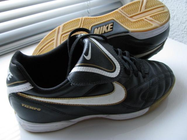 Nike sportschoen tiempo maat 39 als nieuw deze kost 25, Sport en Fitness, Loopsport en Atletiek, Ophalen of Verzenden, Zo goed als nieuw