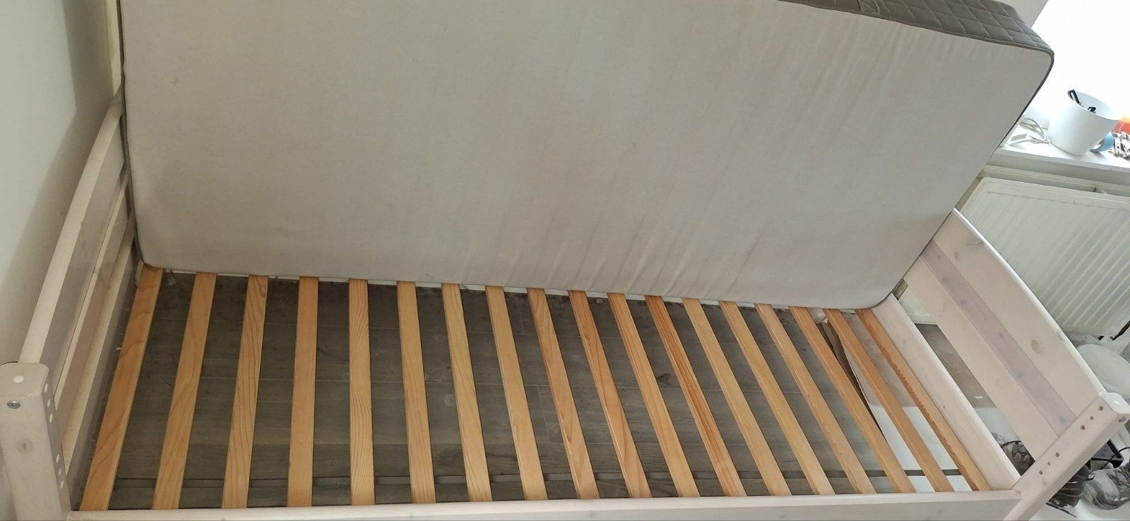 Eenpersoonsbed met lattenbodem en matras, Ophalen, Gebruikt, 90 cm, Eenpersoons