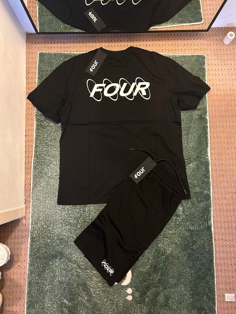 Four Amsterdam Set Zwart (Shirt + Korte Broek) Maat M Nieuw, Ophalen of Verzenden, Nieuw