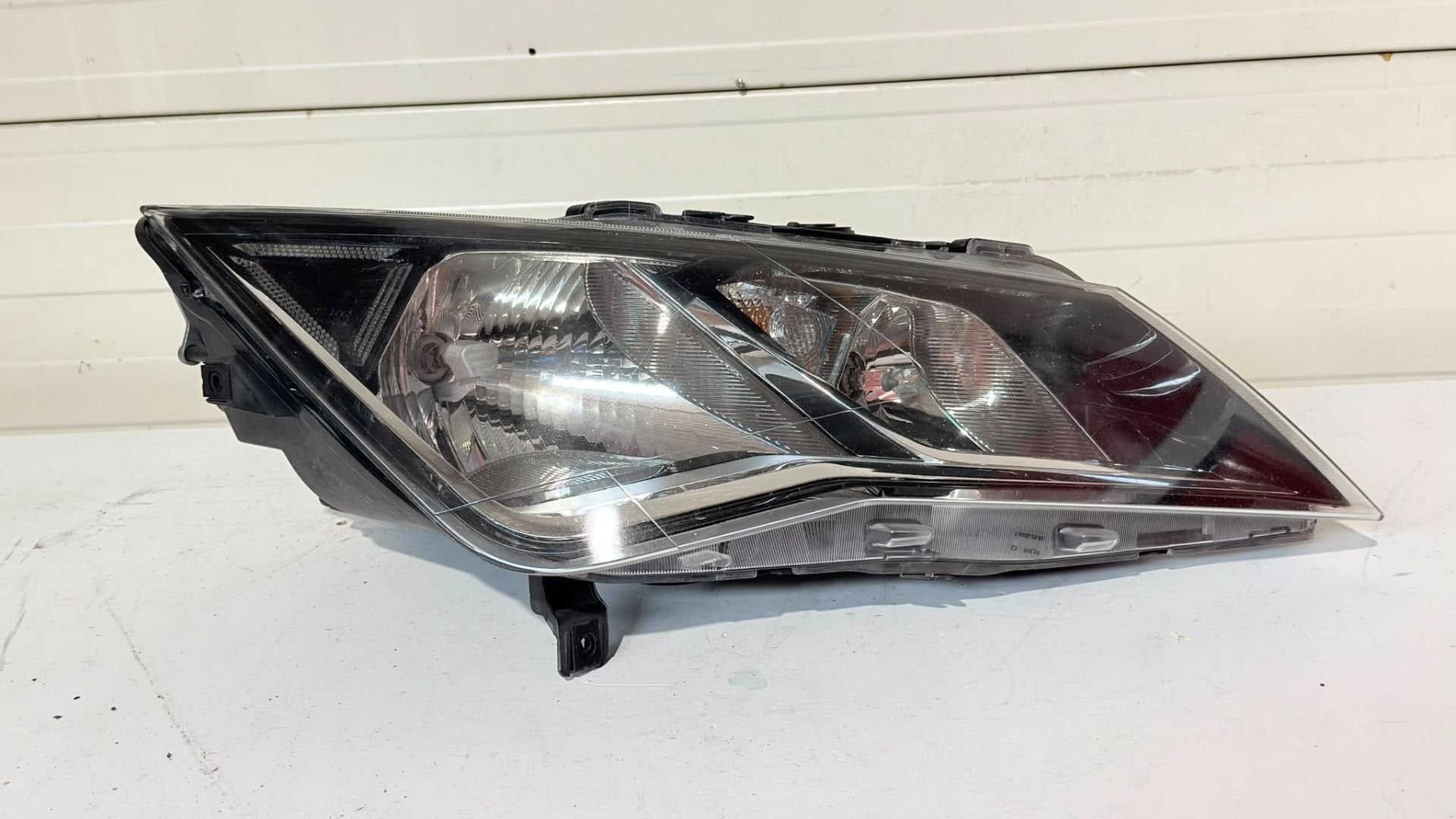 Seat Leon 5F Facelift H7 LED koplamp rechts 5F1941016B, Gebruikt, Autovia A-2, Km 585 585
08760  Martorell, ES, Ophalen of Verzenden