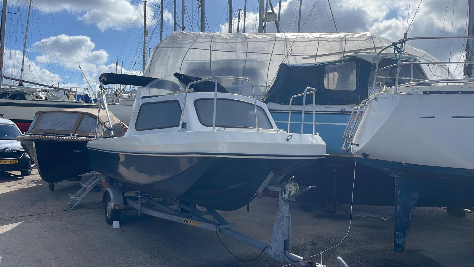 Pilot 520 karper bootje ‘84, Watersport en Boten, Ophalen of Verzenden, Zo goed als nieuw, Trailer
