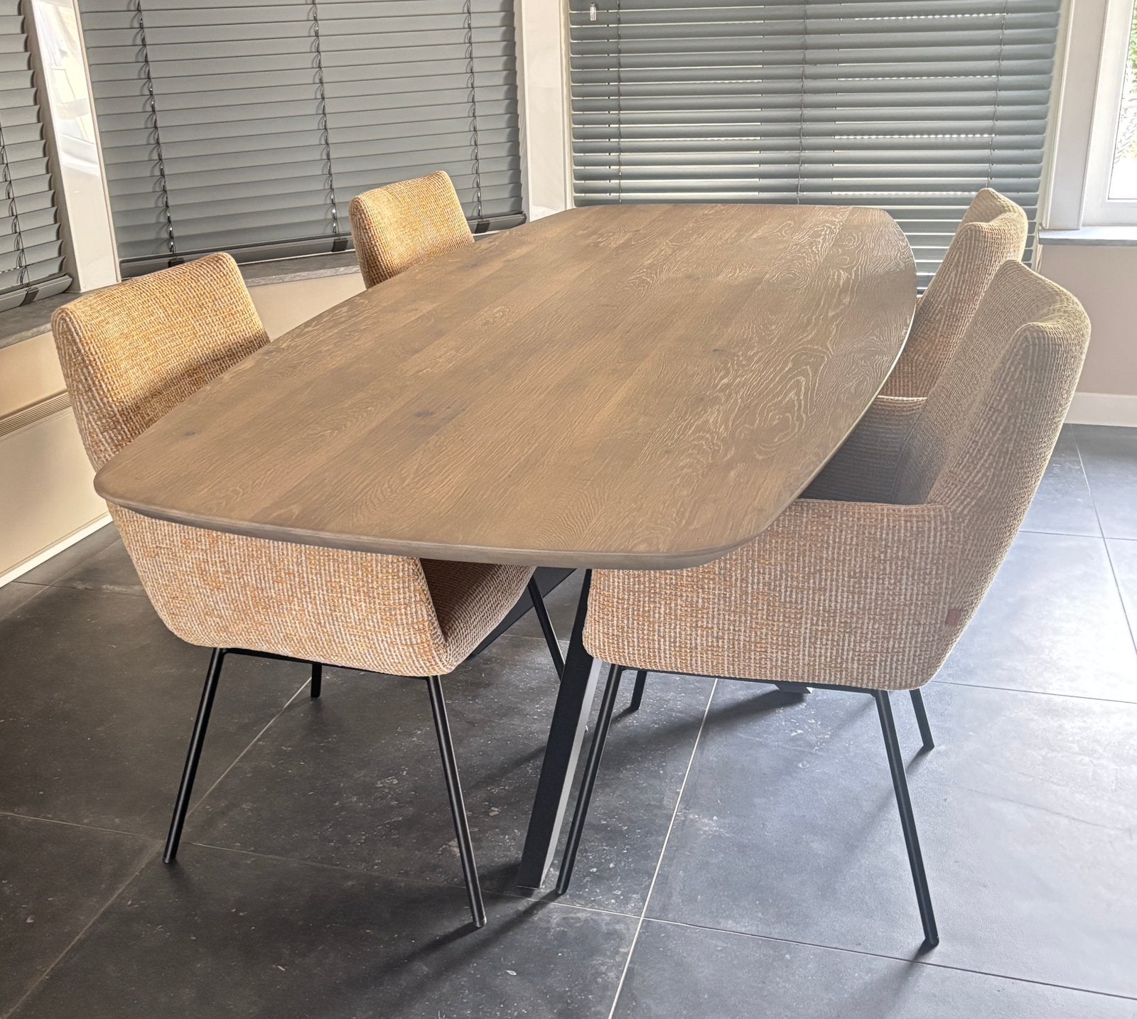 Tafel ovaal en 4 stoelen. Mag ook los van elkaar. Zie omschr, Ophalen, 100 tot 150 cm, Eikenhout, 200 cm of meer