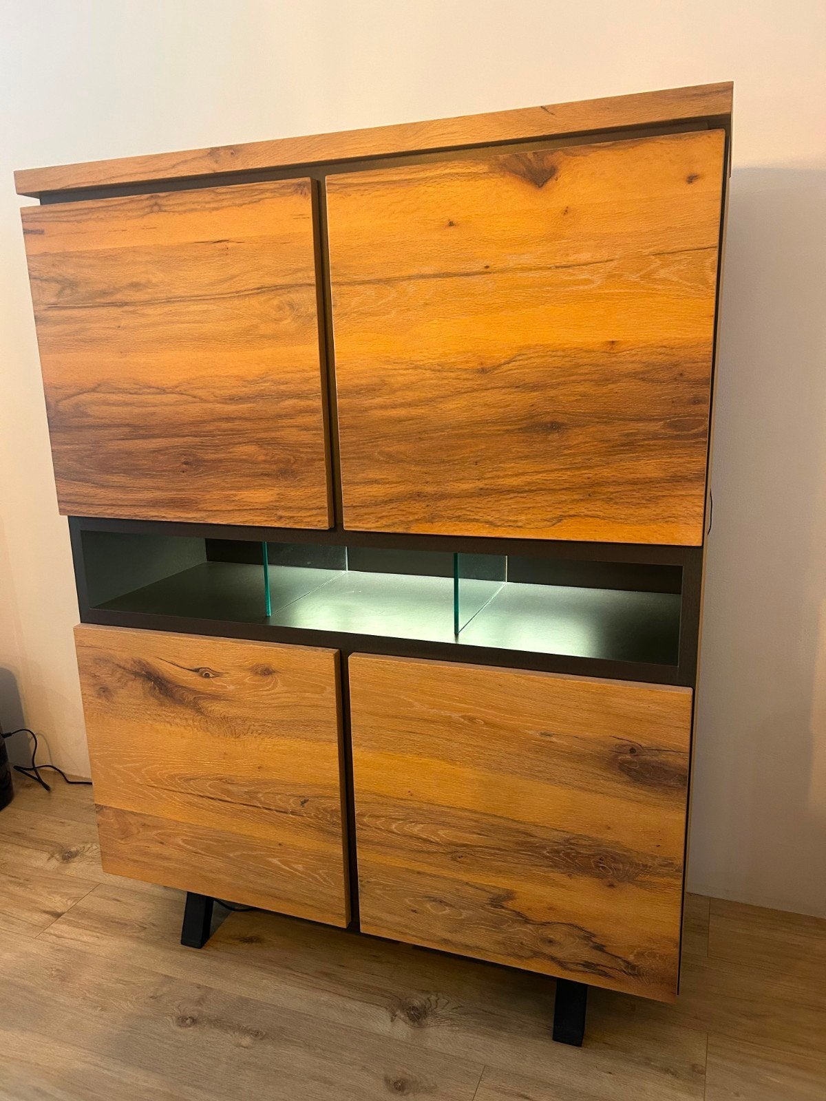 Xooon highboard kast met verlichting, Huis en Inrichting, Ophalen, 100 tot 150 cm, 100 tot 150 cm, 25 tot 50 cm