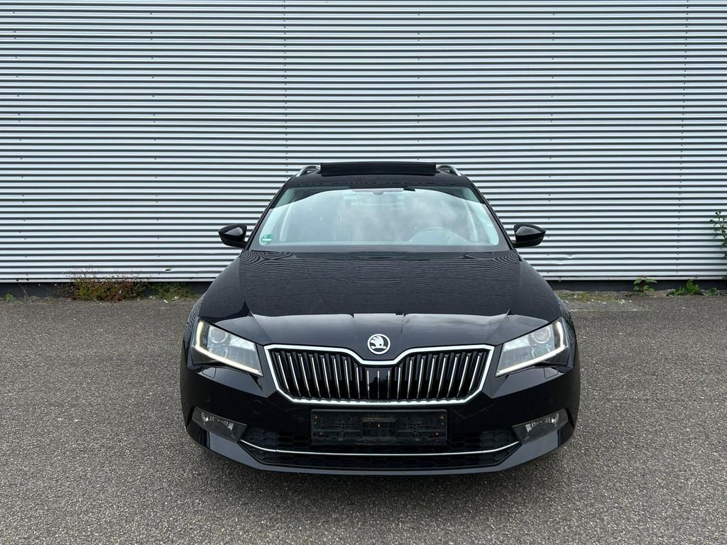 Skoda Superb Combi 2.0 TDI Style Business / ACC / Navi / Led, Auto's, Skoda, Stof, Zwart, 4 cilinders, Zwart