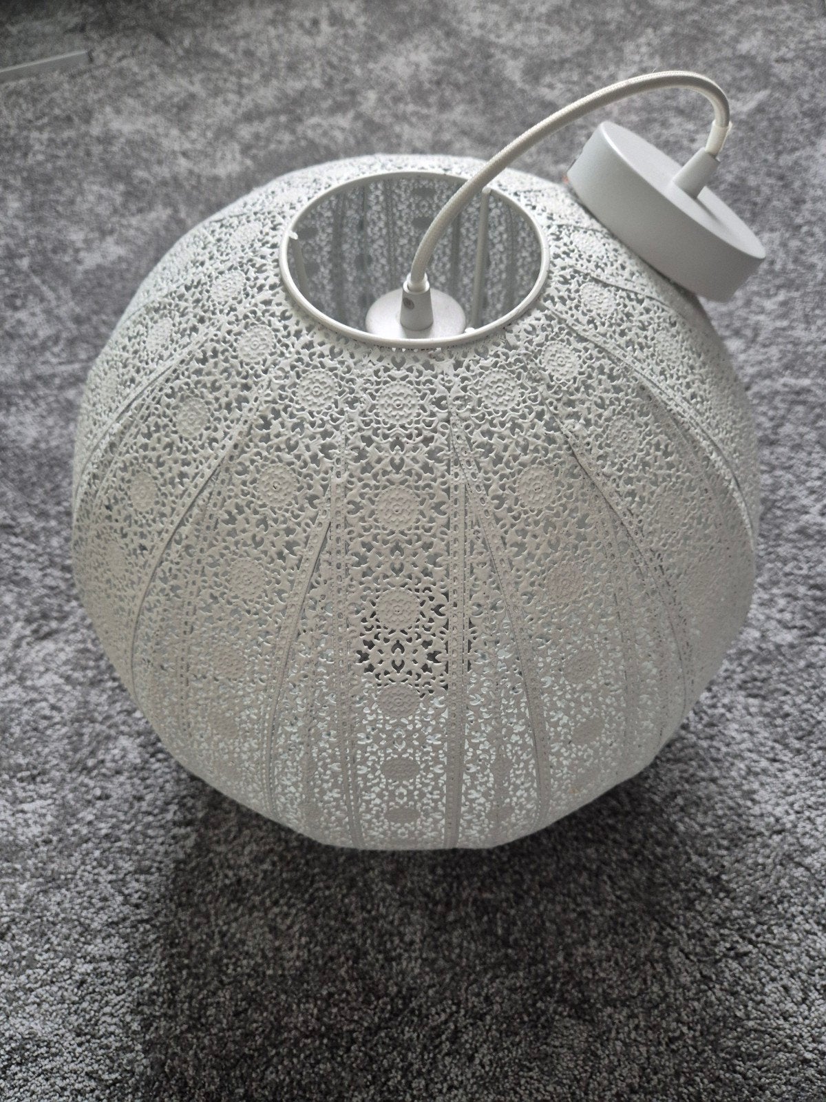 Witte lampenkap met Marokkaans design, Huis en Inrichting, Lampen | Lampenkappen, Wit, Rond, Ophalen of Verzenden, Zo goed als nieuw