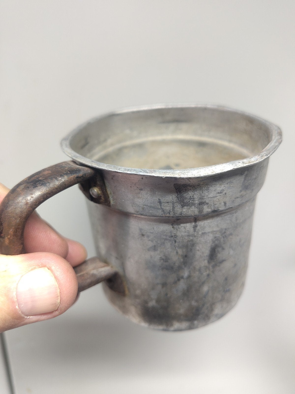 Vintage aluminium mok met handvat, Ophalen