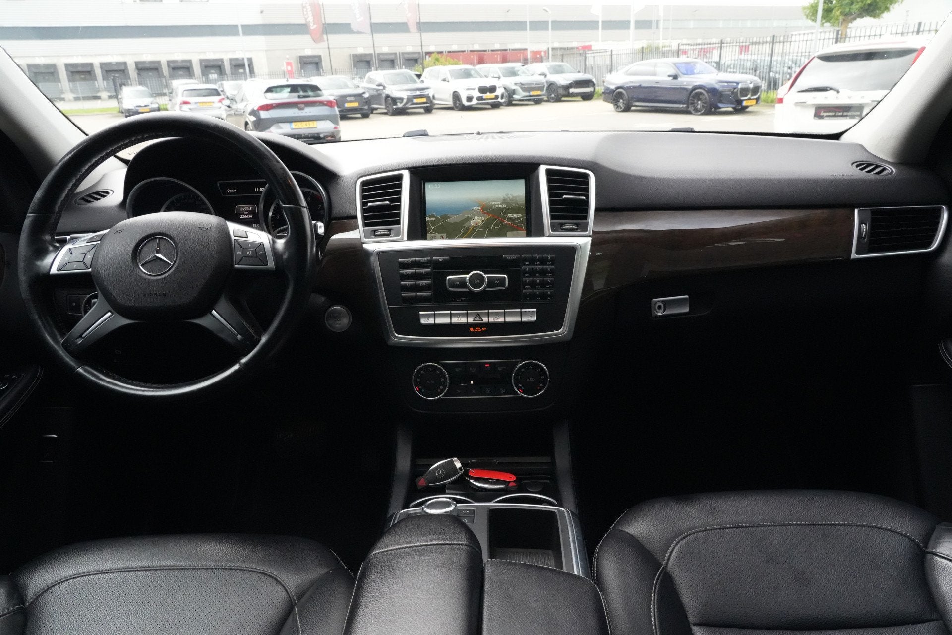 Mercedes-Benz M-Klasse 350 | 306PK | Schuifdak | Leder | Cam, Auto's, Automaat, Euro 5, Gebruikt, Zwart