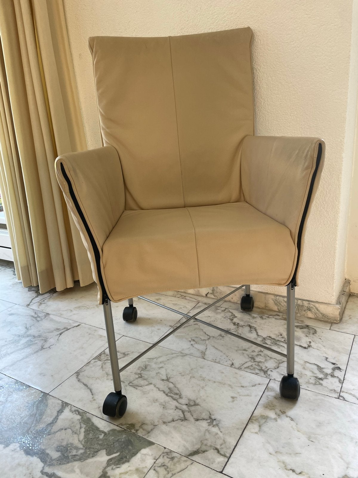 Set van 6 Montis Chaplin leren eetkamerstoelen op wieltjes, Huis en Inrichting, Stoelen, Ophalen, Gebruikt, Overige kleuren, Leer