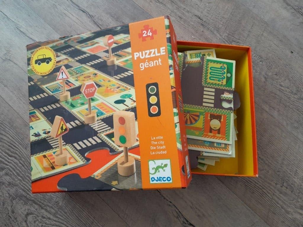 Djeco puzzel de stad, Kinderen en Baby's, Speelgoed | Kinderpuzzels, 2 tot 4 jaar, Gebruikt, 10 tot 50 stukjes, Ophalen of Verzenden