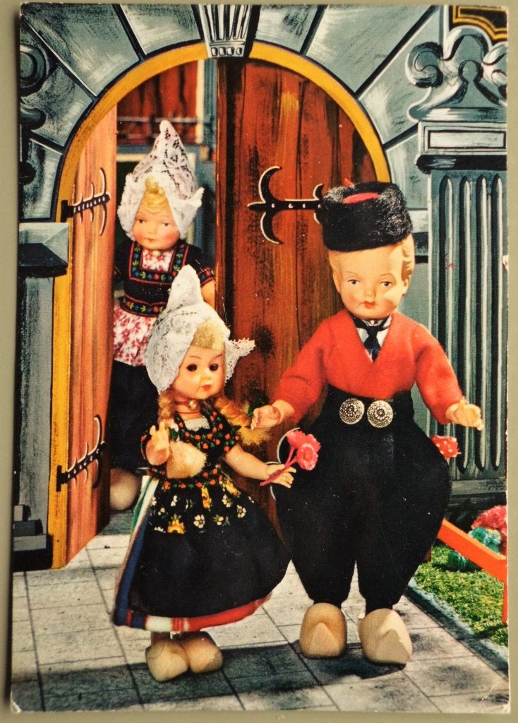 Dovina klederdracht poppen 10, Ophalen of Verzenden, 1960 tot 1980, Gelopen, Klederdracht
