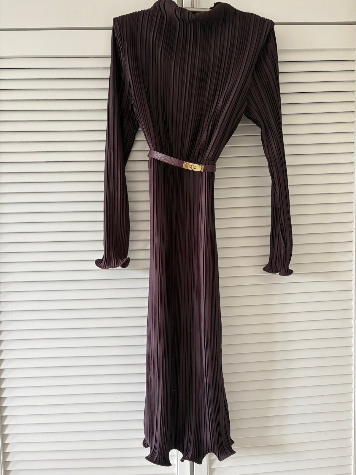 Jurk L Burgundy Aubergine Bruiloft Plisse Jurk Gala NIEUW, Kleding | Dames, Gelegenheidskleding, Ophalen of Verzenden, Nieuw, Paars