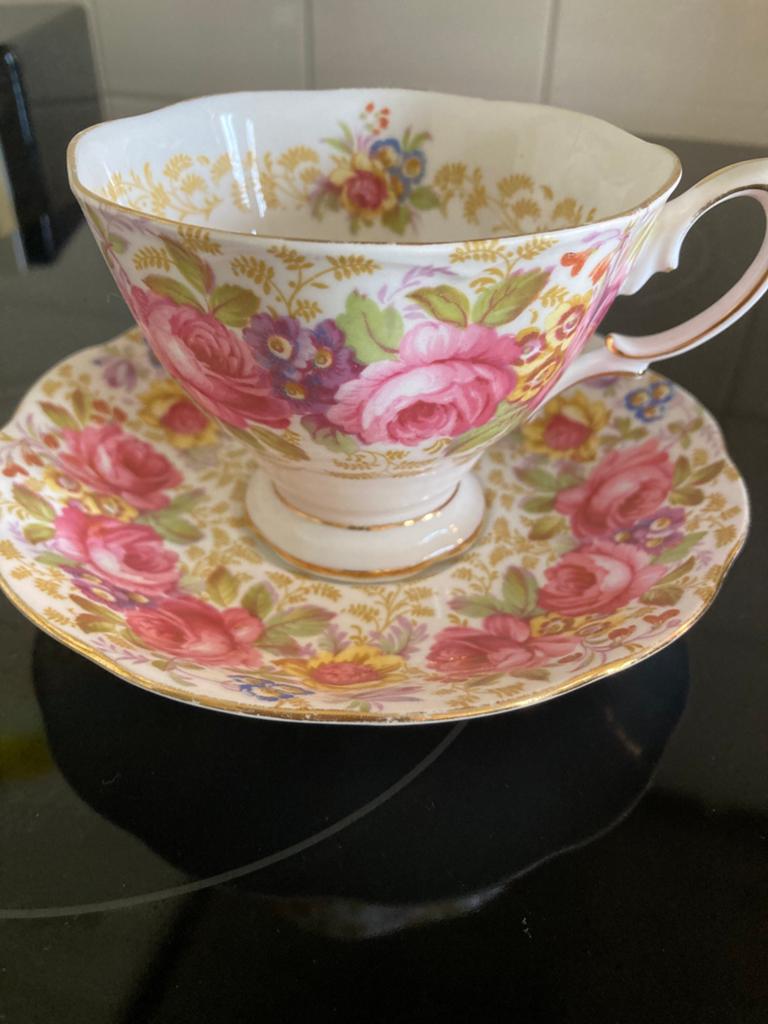 DIVERSE ROYAL ALBERT KOP EN SCHOTELS, Antiek en Kunst, Antiek | Servies los, Ophalen of Verzenden