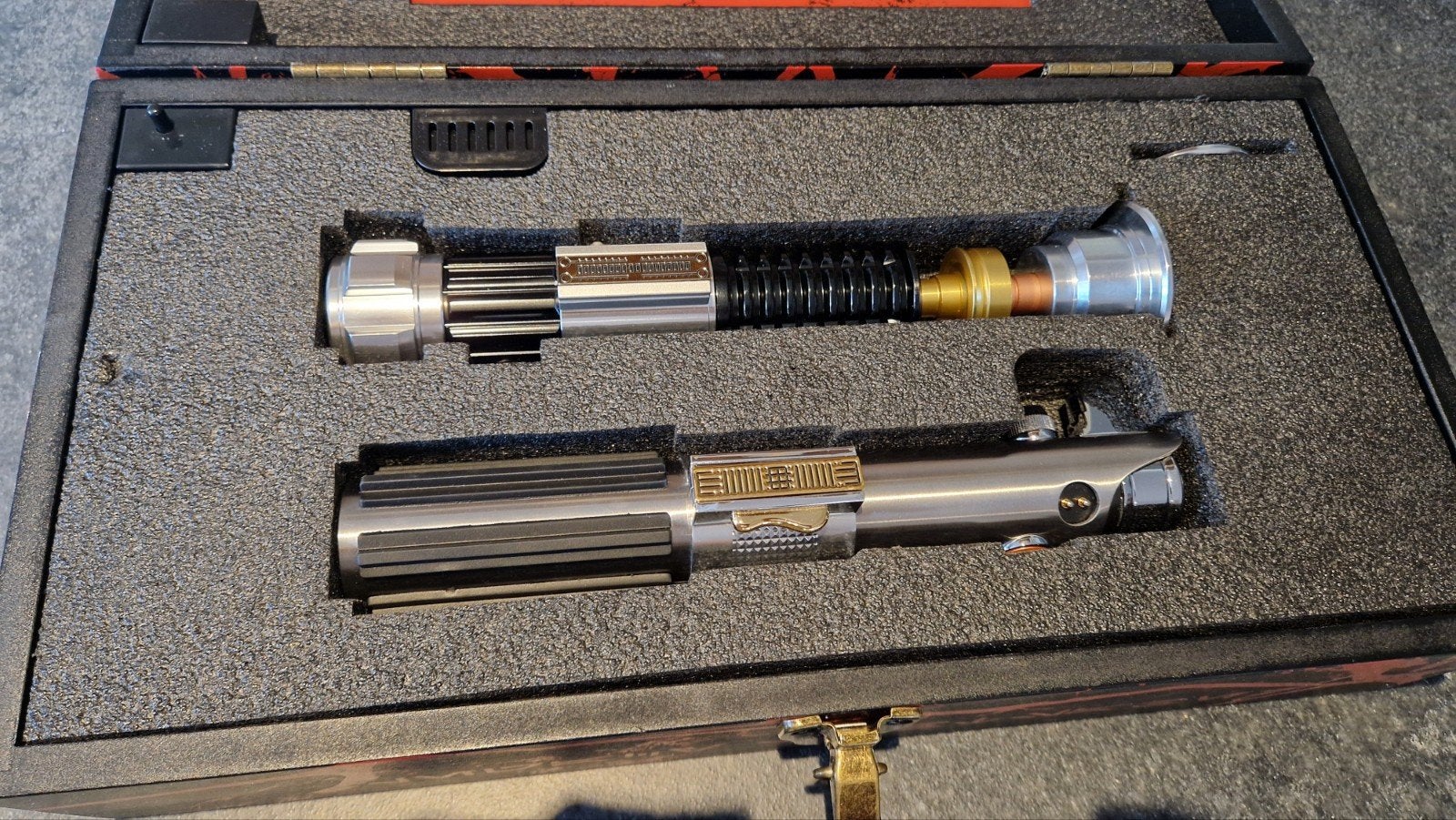 Battle of the Heroes Legacy Lightsaber Set Limited Edition, Ophalen of Verzenden, Nieuw