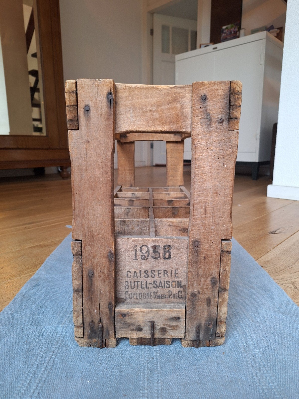 Vintage houten flessenkrat uit 1956, Ophalen