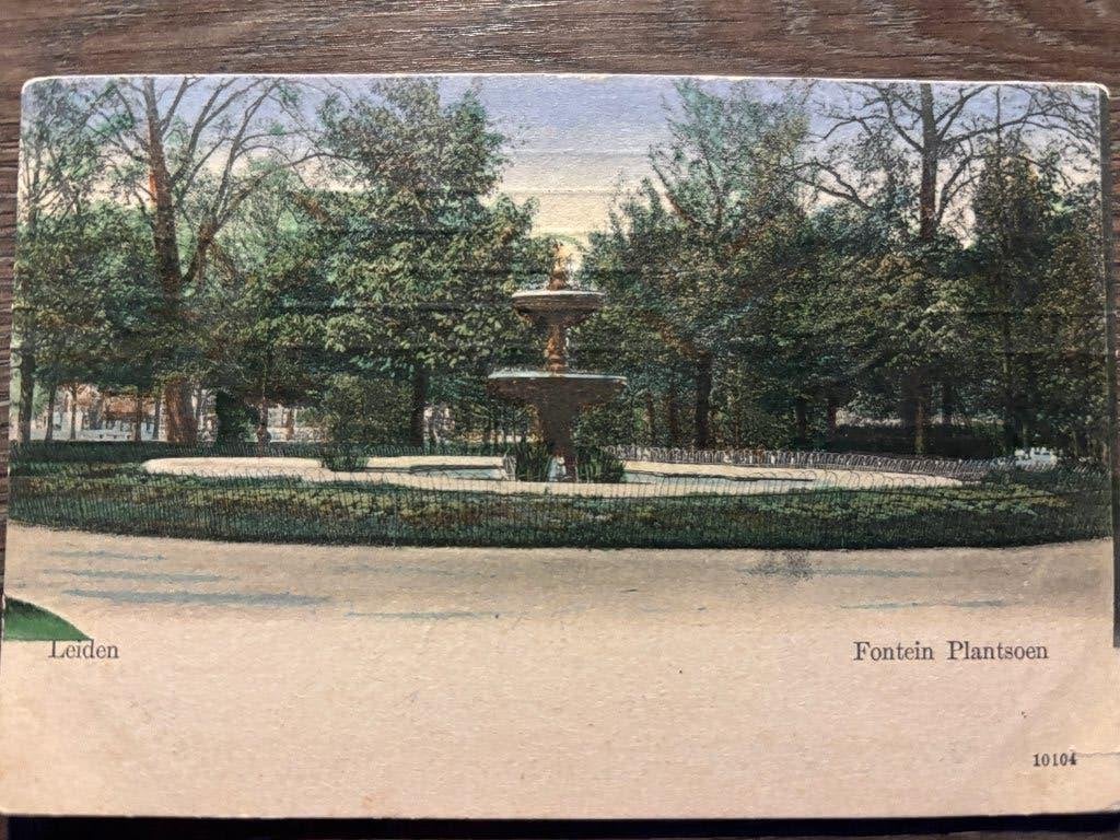 Ansichtkaart Leiden - Fontein Plantsoen / Levendaal, Ophalen of Verzenden, Voor 1920, Gelopen, Zuid-Holland