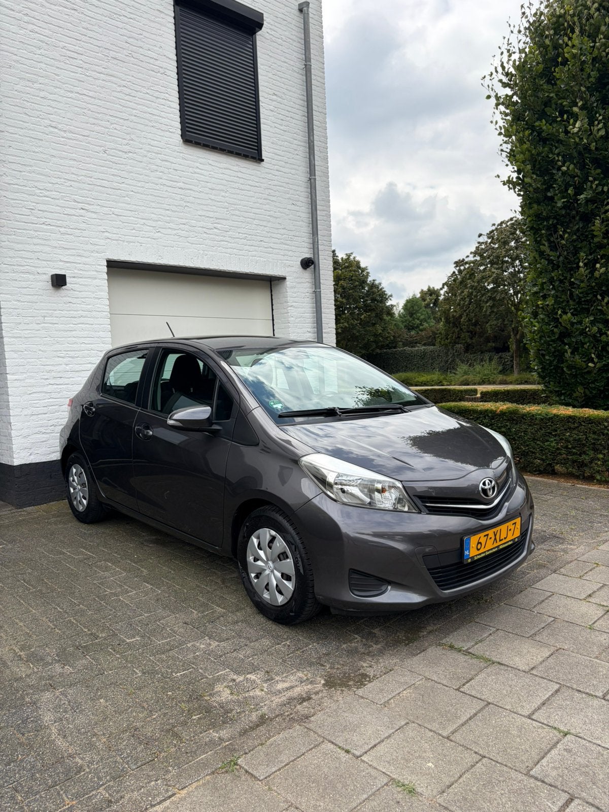Toyota Yaris 1.0 12V Vvt-i 5DR 2012 Grijs, 527 kg, 40 €/maand, 750 kg, Origineel Nederlands