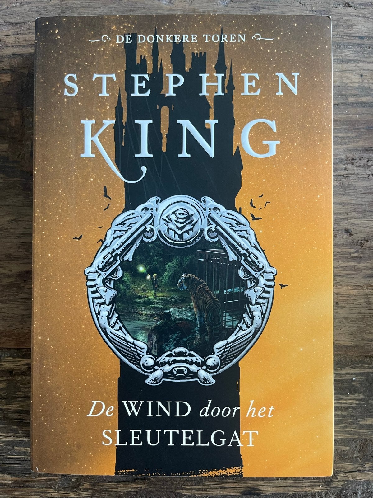De wind door het sleutelgat - De Donkere Toren  Stephen King, Ophalen of Verzenden, Zo goed als nieuw