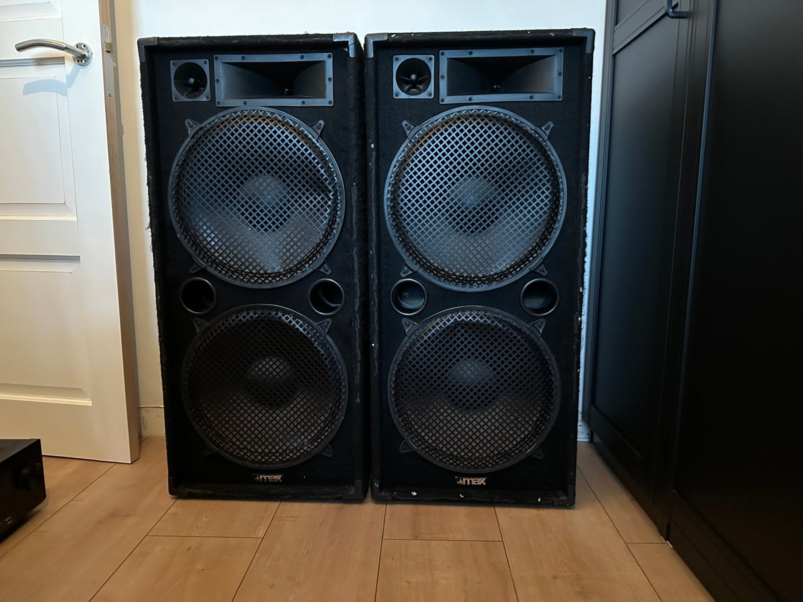Pioneer versterker en MAX disco speaker 2000W met toebehoren