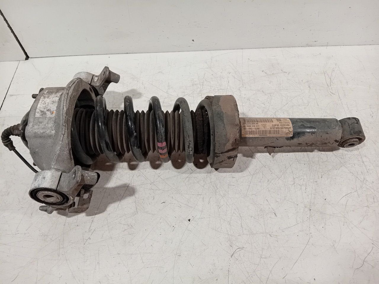 Veerpoot links achter Porsche Cayenne, Onderdelen@venauto.nl, Van der Ven Autorecycling B.V., Gebruikt, Ettenseweg 76, 4706 PB Roosendaal, The Netherlands