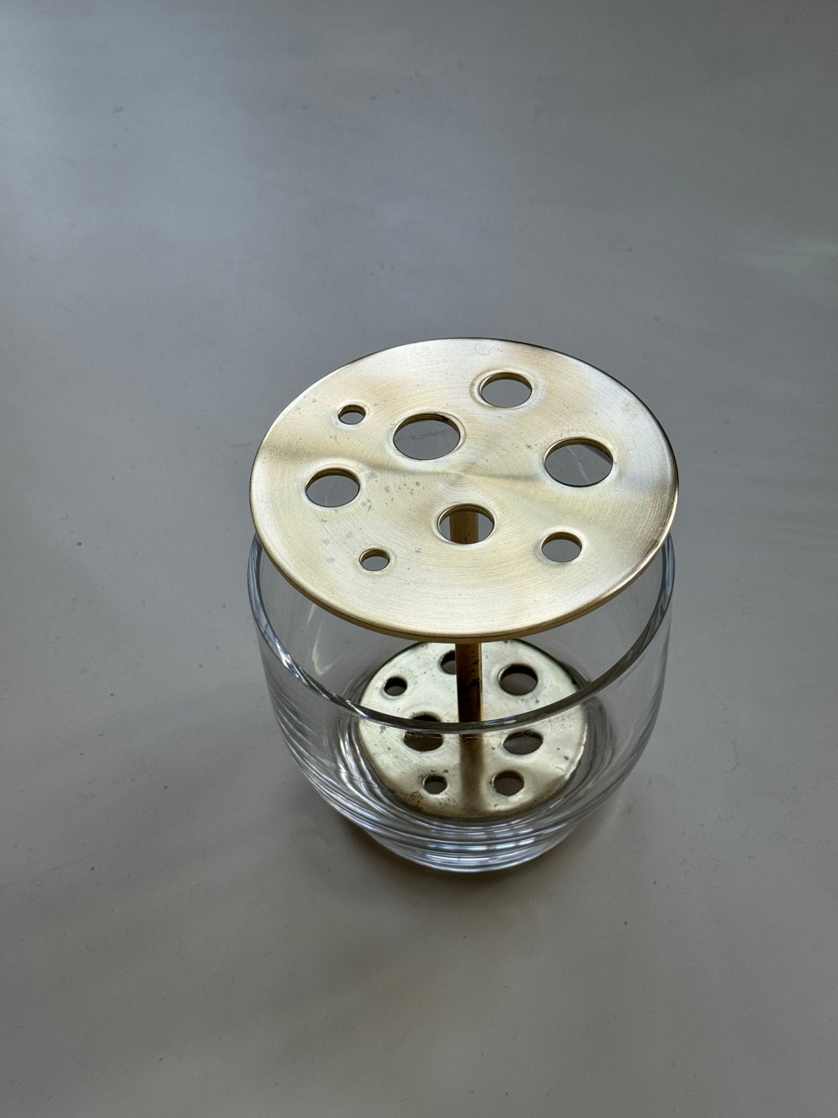 Messing bloemenhouder/vazenhouder van Jaimy Hayon, Ophalen, Glas