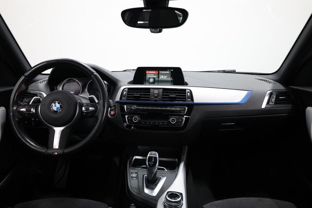 BMW 1-serie M140i Special Edition LED/SCHUIFDAK/LEER+S.VERWA, Auto's, BMW, Achterwielaandrijving, Gebruikt, Lichtsensor, Alcantara