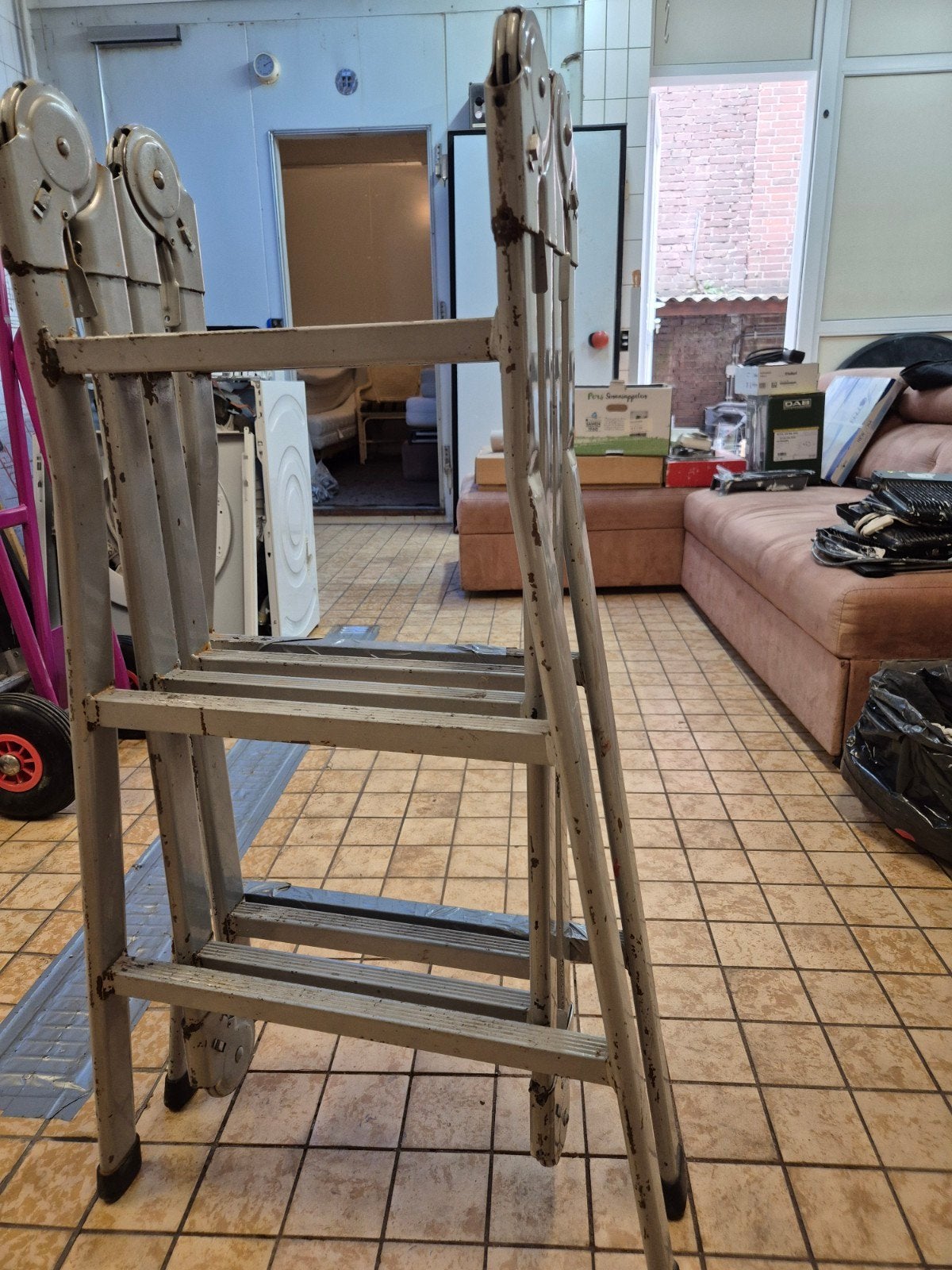 Stevige opvouwbare ladder, Doe-het-zelf en Verbouw, Ladders en Trappen, Ophalen, Gebruikt, Ladder, Opvouwbaar of Inschuifbaar
