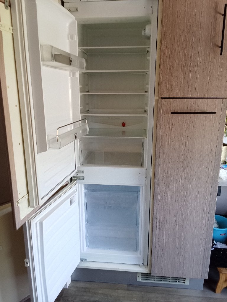 Inbouw koelvries combinatie, Witgoed en Apparatuur, Ophalen, 150 tot 200 liter, Gebruikt, Met aparte vriezer