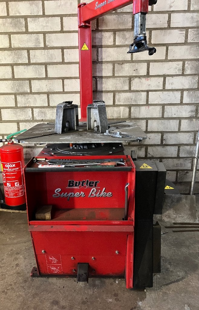 BUTLER "SUPER BIKE"  MOTOR BANDEN APPARAAT - MACHINE, Auto diversen, Ophalen, Gebruikt