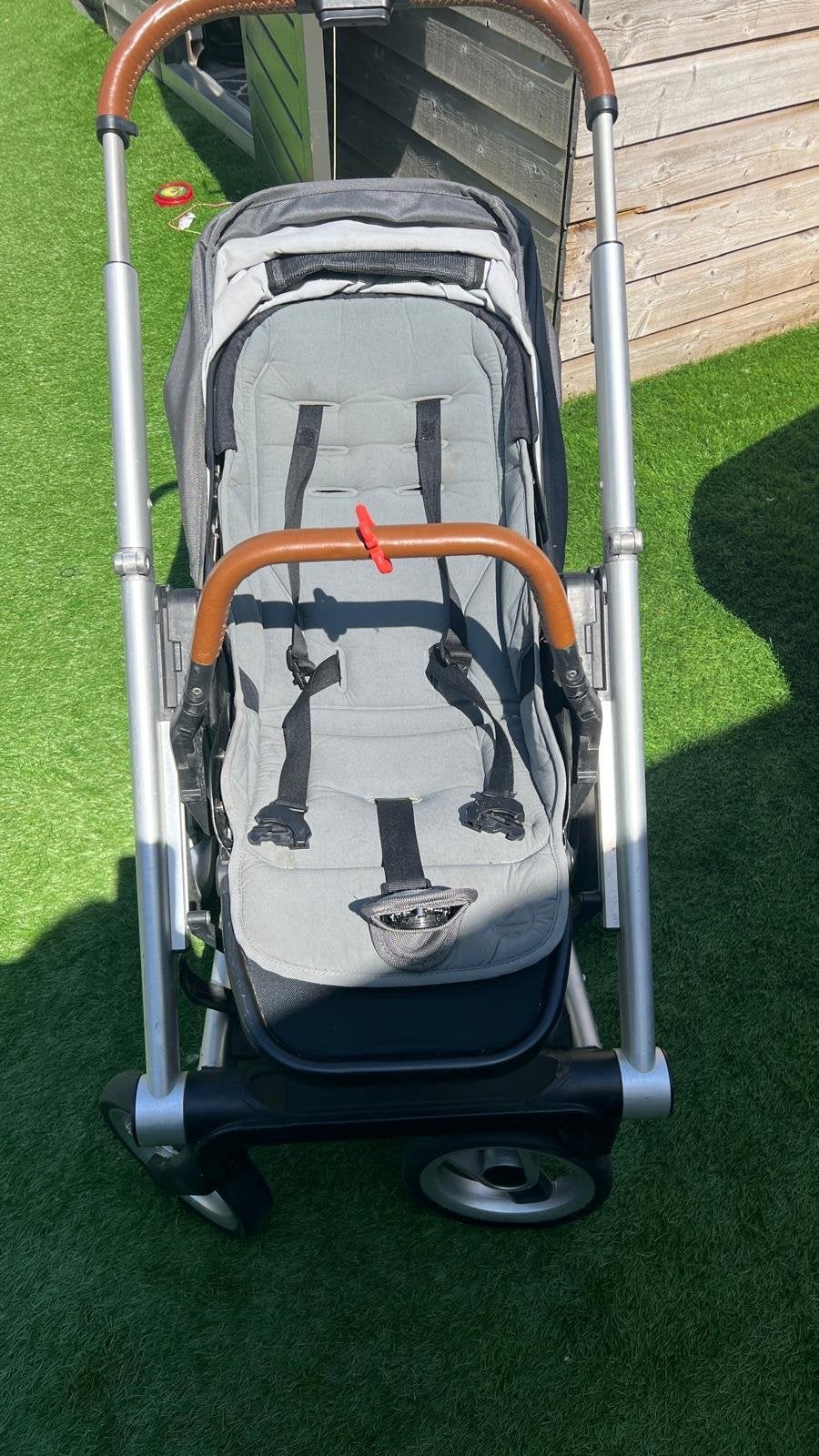 Mutsy kinderwagen met regenhoes, Ophalen of Verzenden, Gebruikt, Kinderwagen, Mutsy