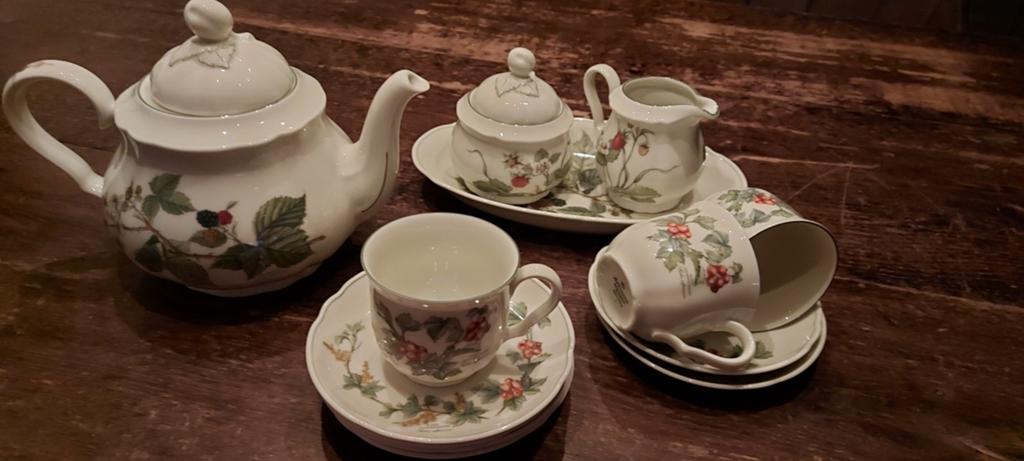 Theeservies Waldbeere, Huis en Inrichting, Keuken | Servies, Ophalen